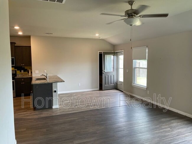 Building Photo - 1712 Vermilion Ln