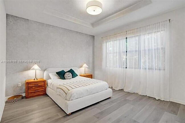 Building Photo - 650 NE 193rd Terrace