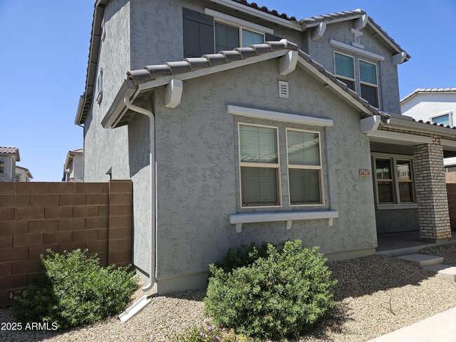 Primary Photo - 14224 W Hackamore Dr