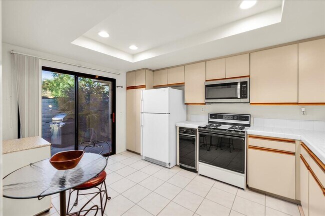 Building Photo - 6735 Harwood Cir