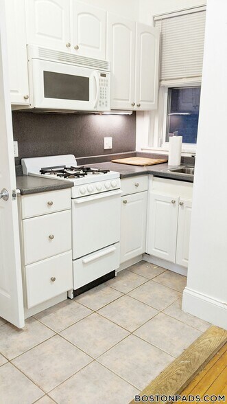 Building Photo - 26 Hemenway St