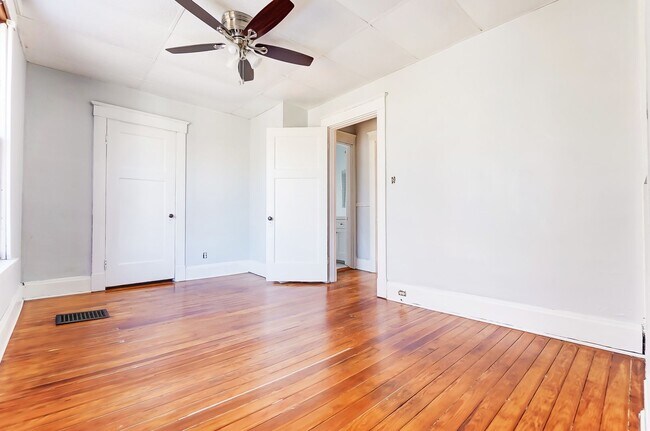 Building Photo - LEASING SPECIAL - sign a 13-month lease by 7/31/2026 and second month is free!
