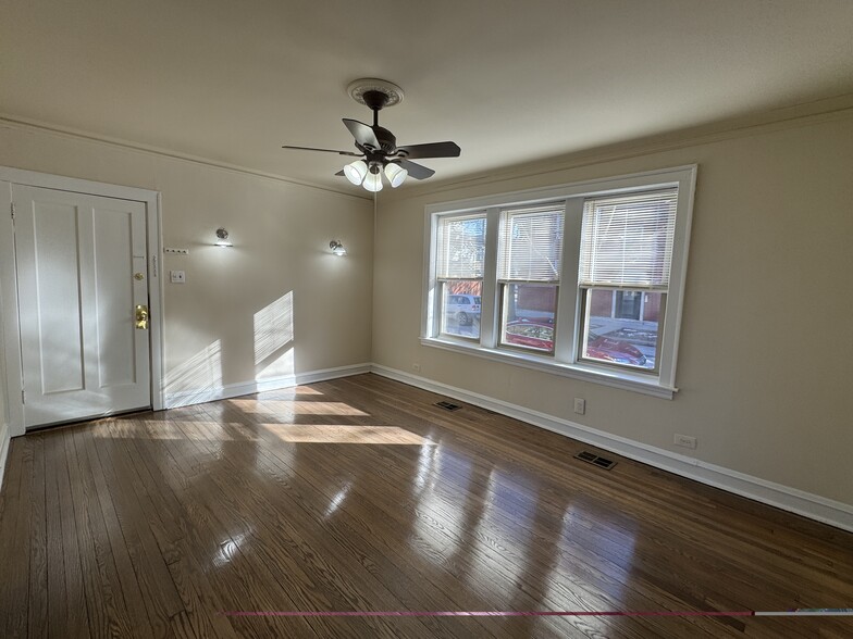 Building Photo - 3570 W Henderson St