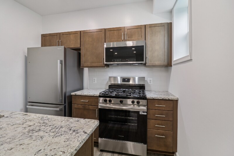 Building Photo - 303 Seaton Pl NE