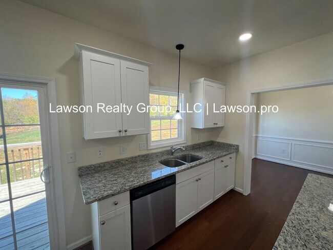 Building Photo - Newer Construction in Vinton with Incredible Mountain Views and  Attached Garage