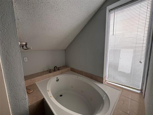 Building Photo - 843 N Clinton Ave