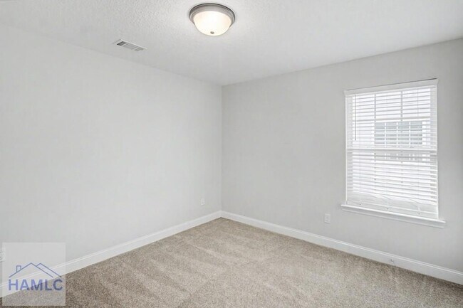 Building Photo - 157 Hamlet Ct