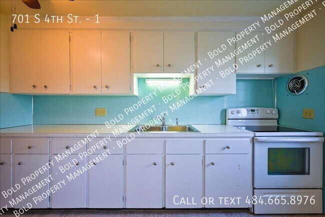 Building Photo - 701 S 4th St