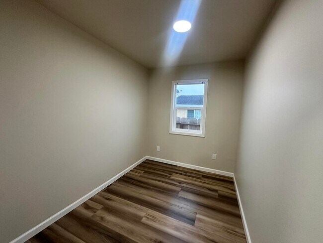 Building Photo - 11021 Haight St