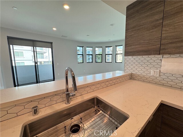 Building Photo - 4383 N Sepulveda Blvd