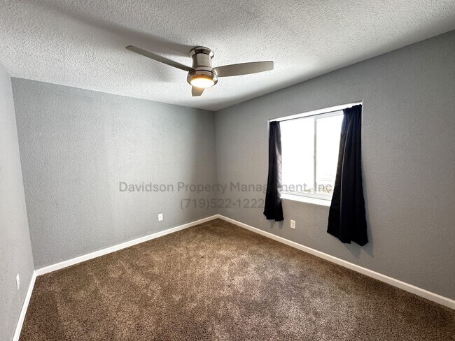 Building Photo - 5 Bedroom House in Security-Widefield with Stunning Views of Pikes Peak
