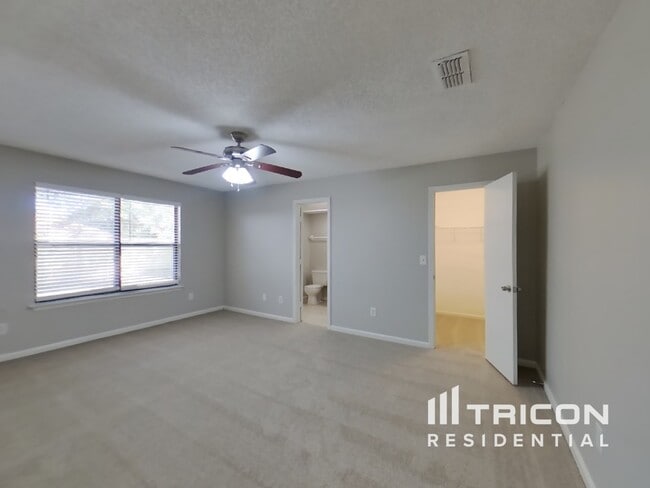 Building Photo - 4181 Davie Ct