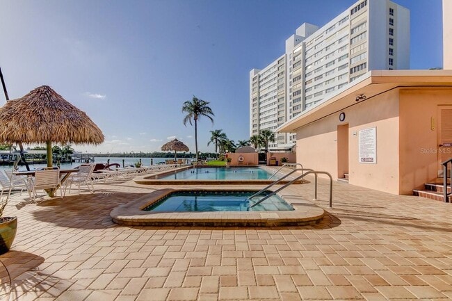 Building Photo - 51 Island Way