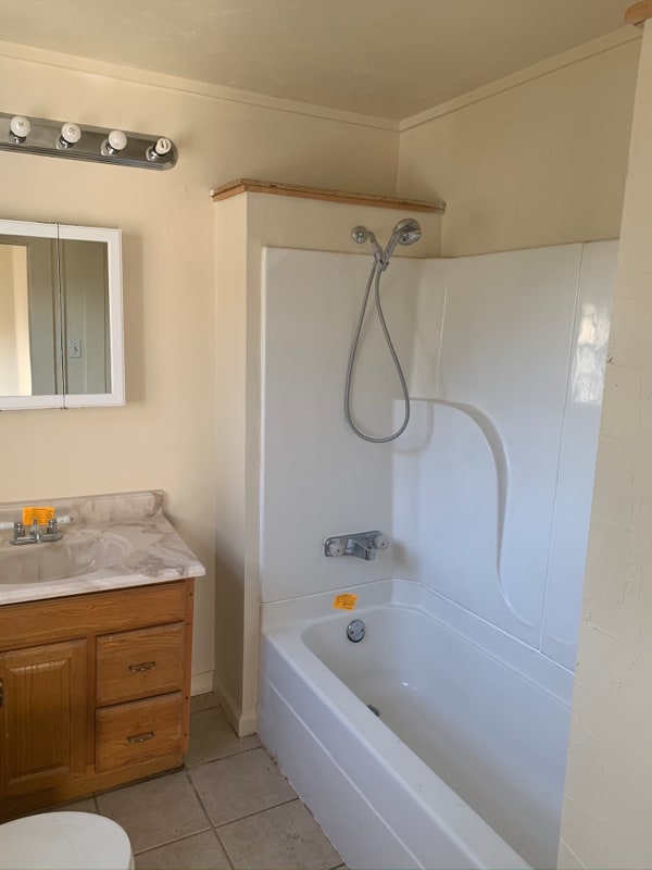 Building Photo - 2026 W Vine Ave