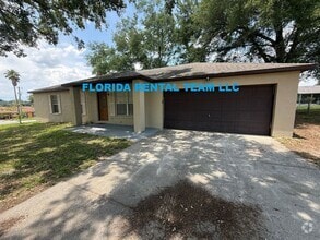 Building Photo - Charming 3/2 home