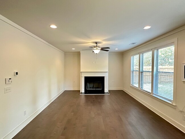 Building Photo - 987 Halletts Peak Pl