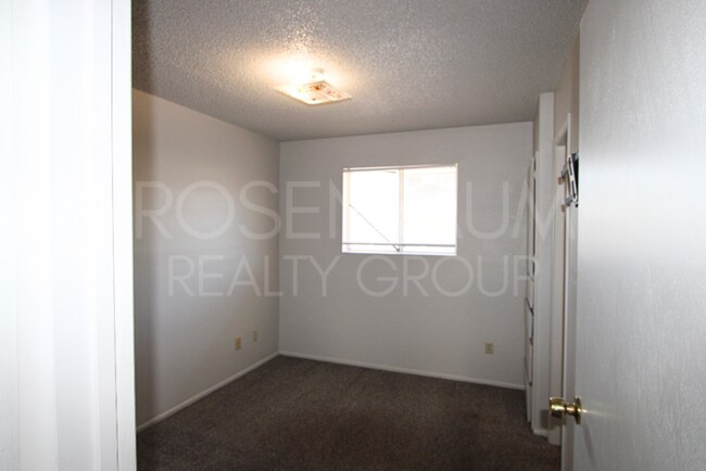 Building Photo - 9230 N 6th St