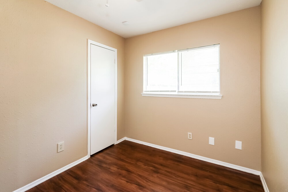 Building Photo - 13427 Boonway Dr