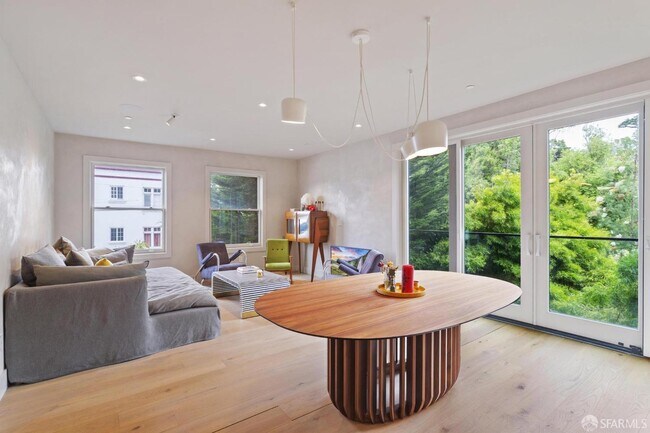 Building Photo - 754 Lake St