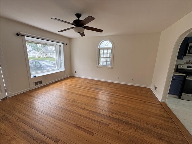 Building Photo - 246 S Pershing Ave
