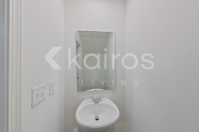 Building Photo - 124 Glory Dr