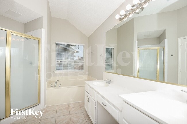 Building Photo - 1411 Springwood Dr