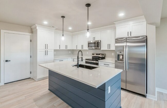 Building Photo - 14405 Springbrook Trl