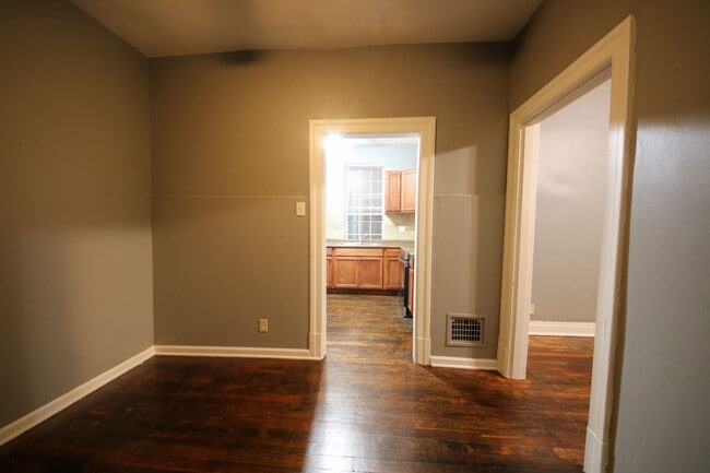 Building Photo - 4637 Virginia Ave