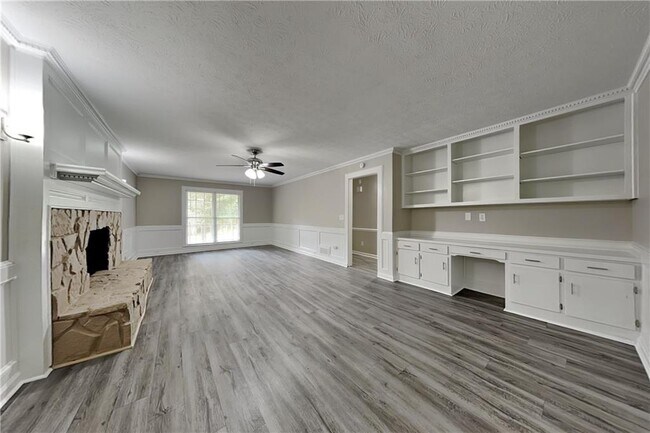 Building Photo - 1844 Skyland Glen Dr