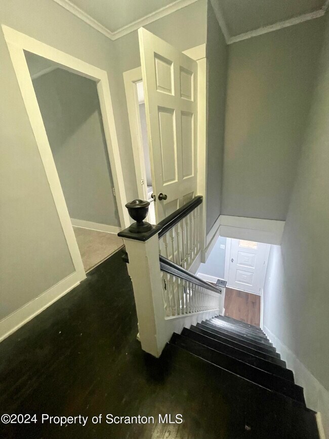 Building Photo - 112 Salem Ave