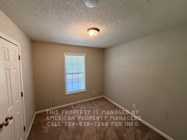 Building Photo - 95 Suncrest Terrace NW