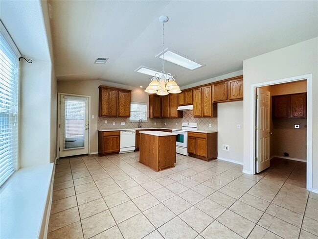 Building Photo - 468 Clarence Ct