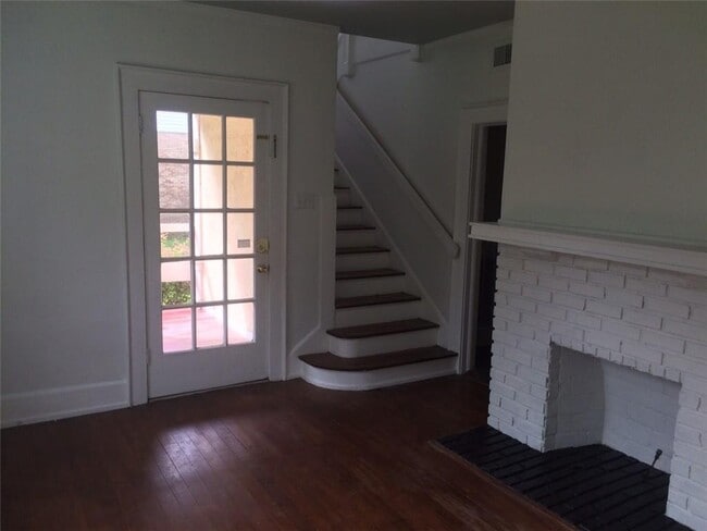 Building Photo - 316 4th St