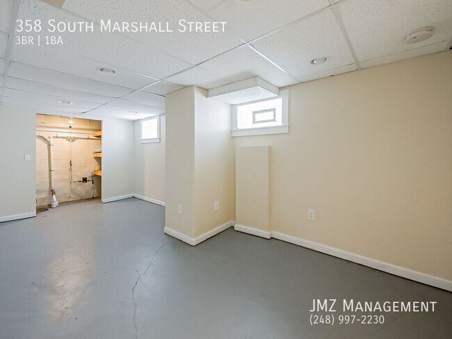 Building Photo - 358 S Marshall St