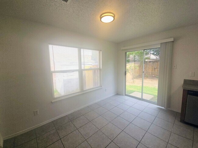 Building Photo - Nice Home in Mansfield ISD