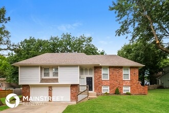 Building Photo - 1018 Silver Lake Dr