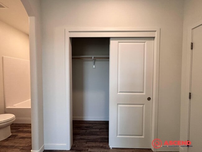 Building Photo - 6012 Curvy Hills Dr