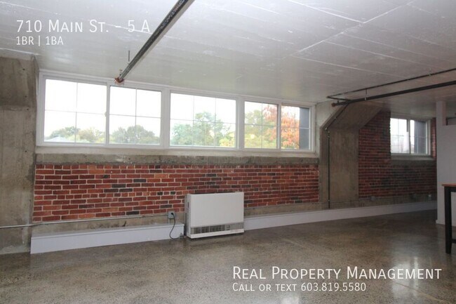 Building Photo - 710 Main St