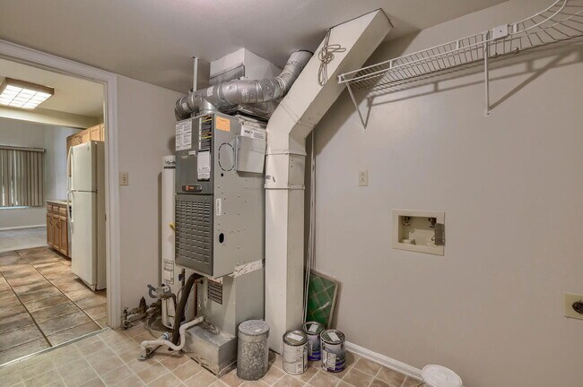 Building Photo - Comfortable 2BR + Loft Home — Close to For...