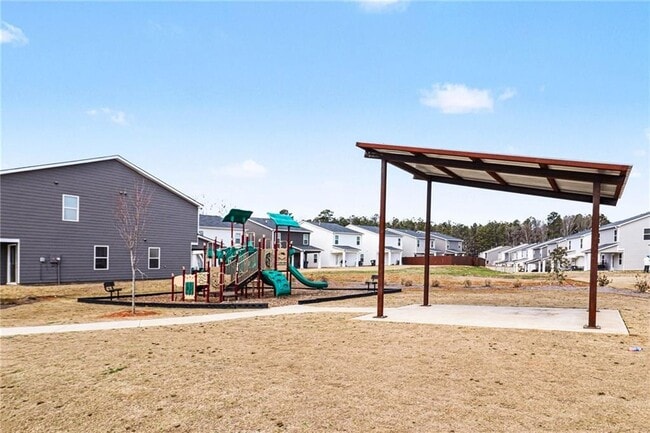 Building Photo - 3528 Station Dr