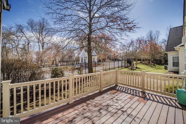 Building Photo - 2157 Vittoria Ct