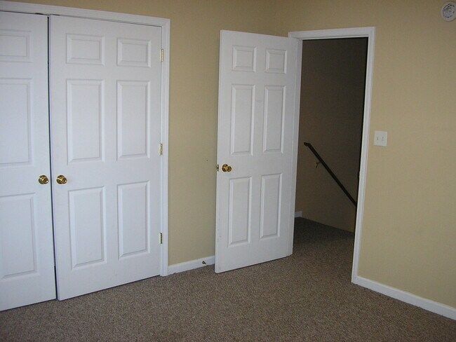 Building Photo - 109 Hillridge Ct