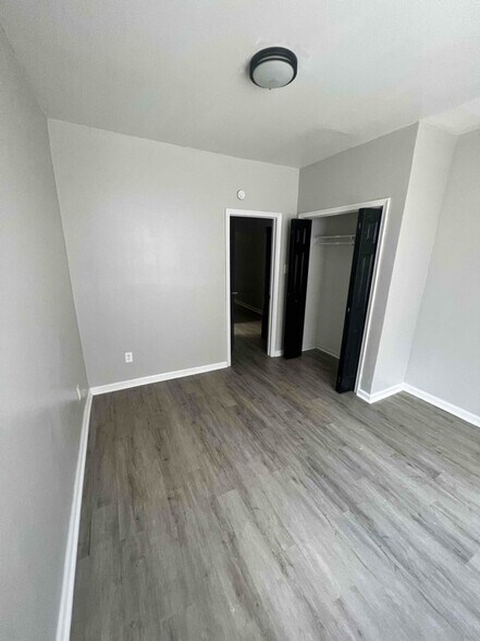 Building Photo - 305 N Evans St