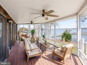 Building Photo - 26 Park Ln