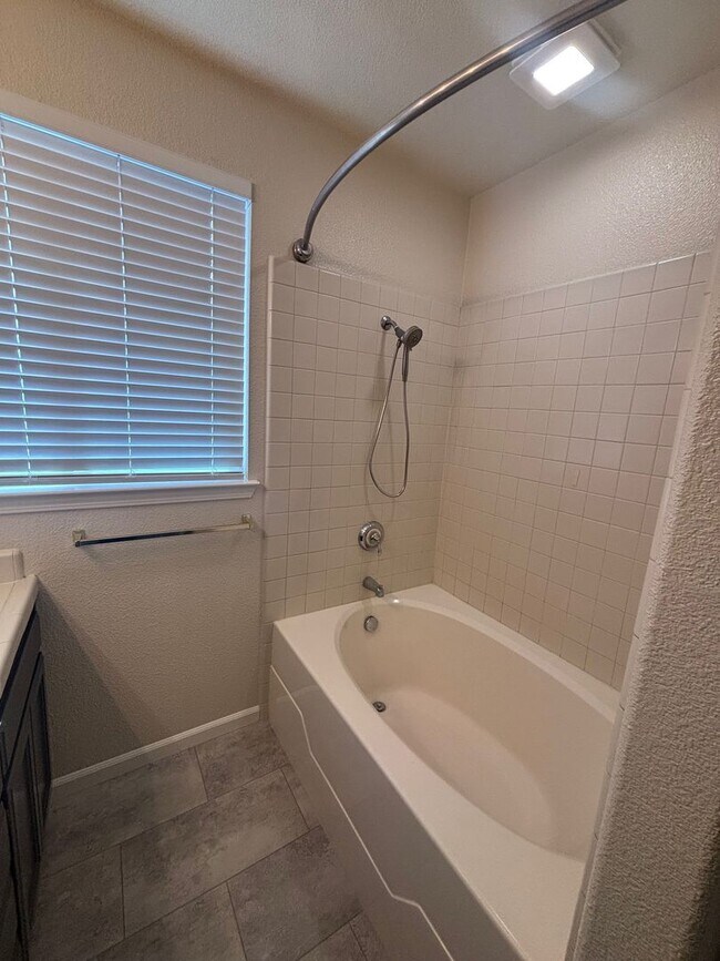 Building Photo - Single level 3 bedroom 2 bathroom home in Windsor's Vintage Greens with new paint and A/C