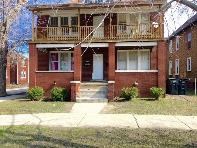 Primary Photo - 1448 Campbell St
