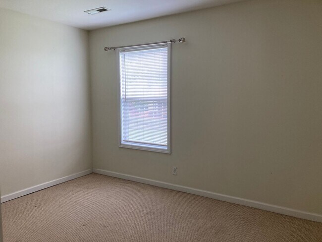 Building Photo - 2566 Leprechaun Ln