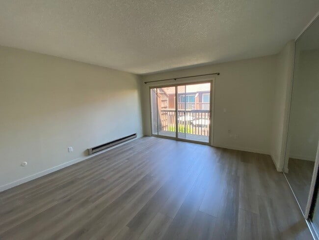 Building Photo - 1481 Parkway Dr