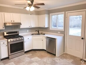 Building Photo - Charming Updated 3 Bed 1 Bath