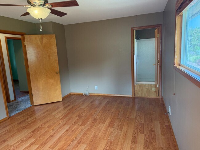 Building Photo - 1416 Scenic Dr